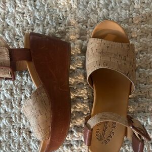Korks size 6 sandal wedges.